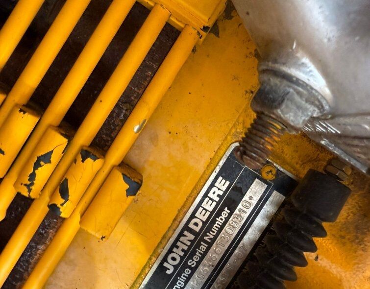 JOHN DEERE 772B ***INSCRIT***